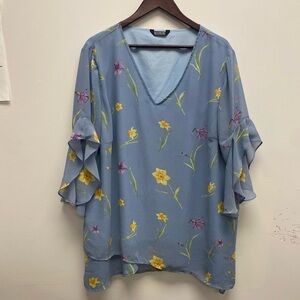 4 for $25 🍒 BloomChic Blue Floral Tunic with Ruffle Sleeves Size 22-24